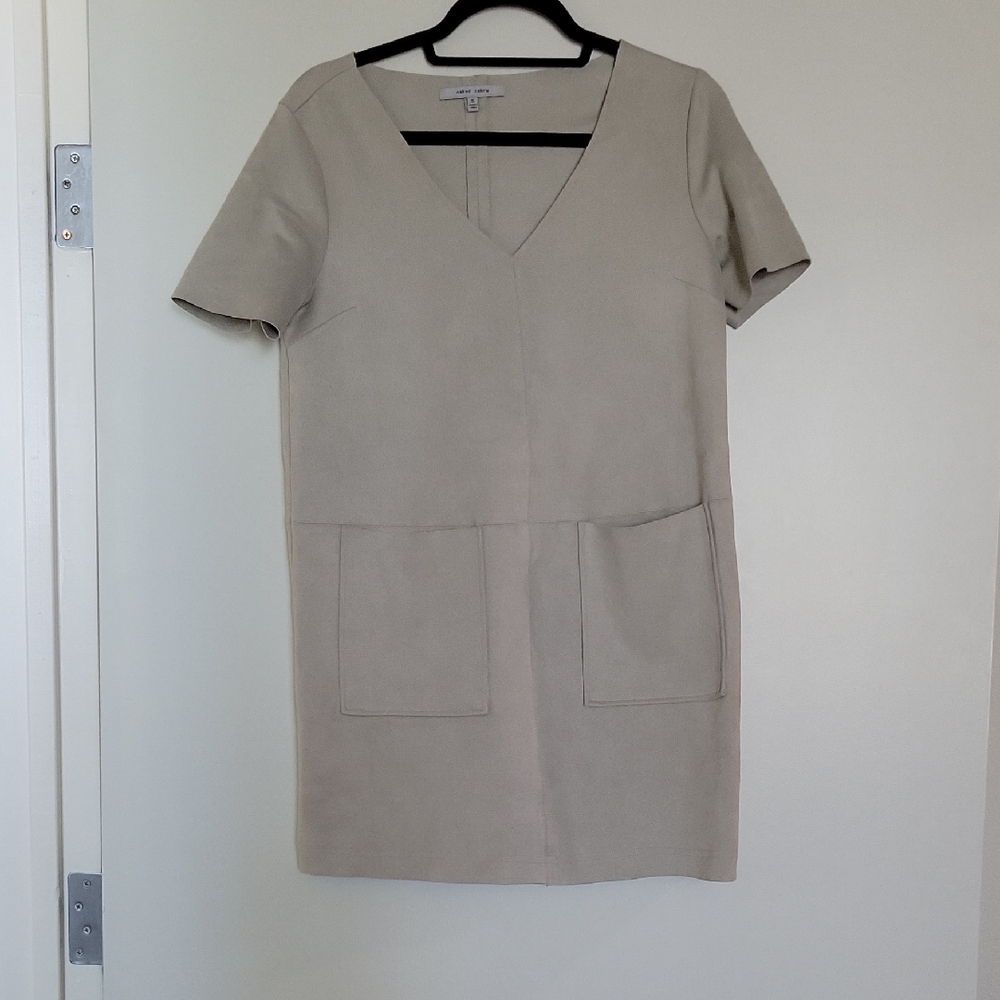 Naked Zebra Tan Sheath Mini Dress V-Neck Short Sleeve